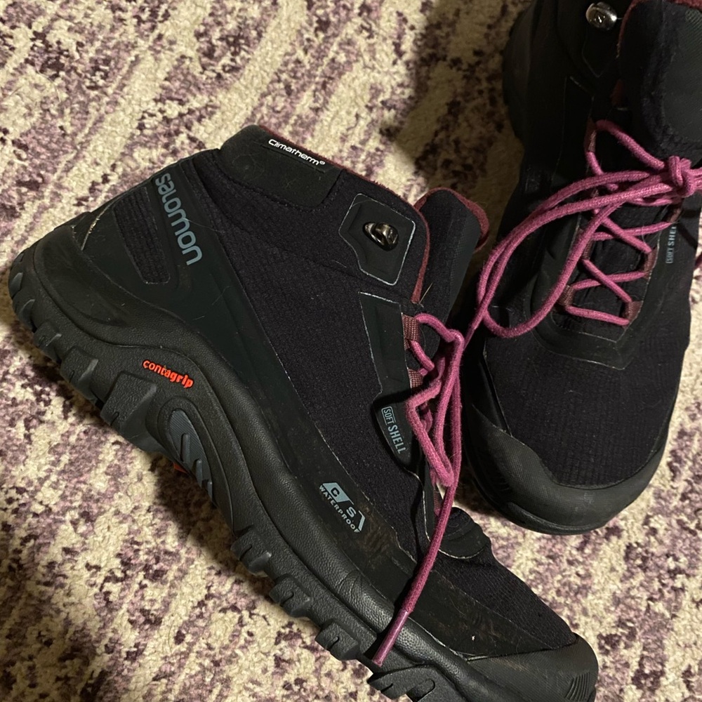 Women’s Salomon climatherm winter boots size 9.5